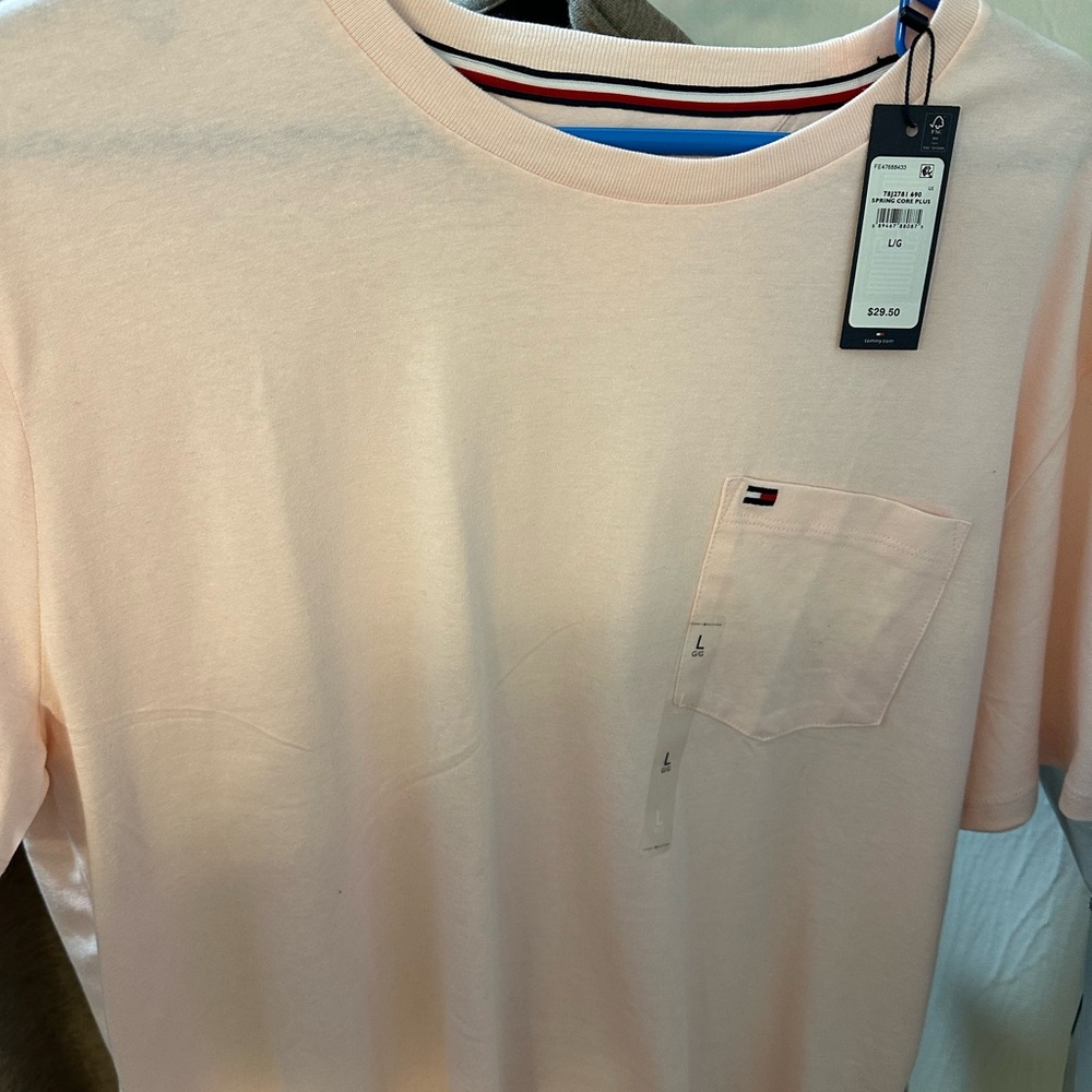 Tommy Hilfiger Men’s Large Pink T-Shirt